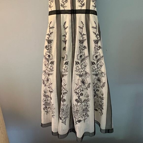 Lace floral dress, embroidered with bow accent, ivory, seen on TV show Charmed 8 - Picture 9 of 14